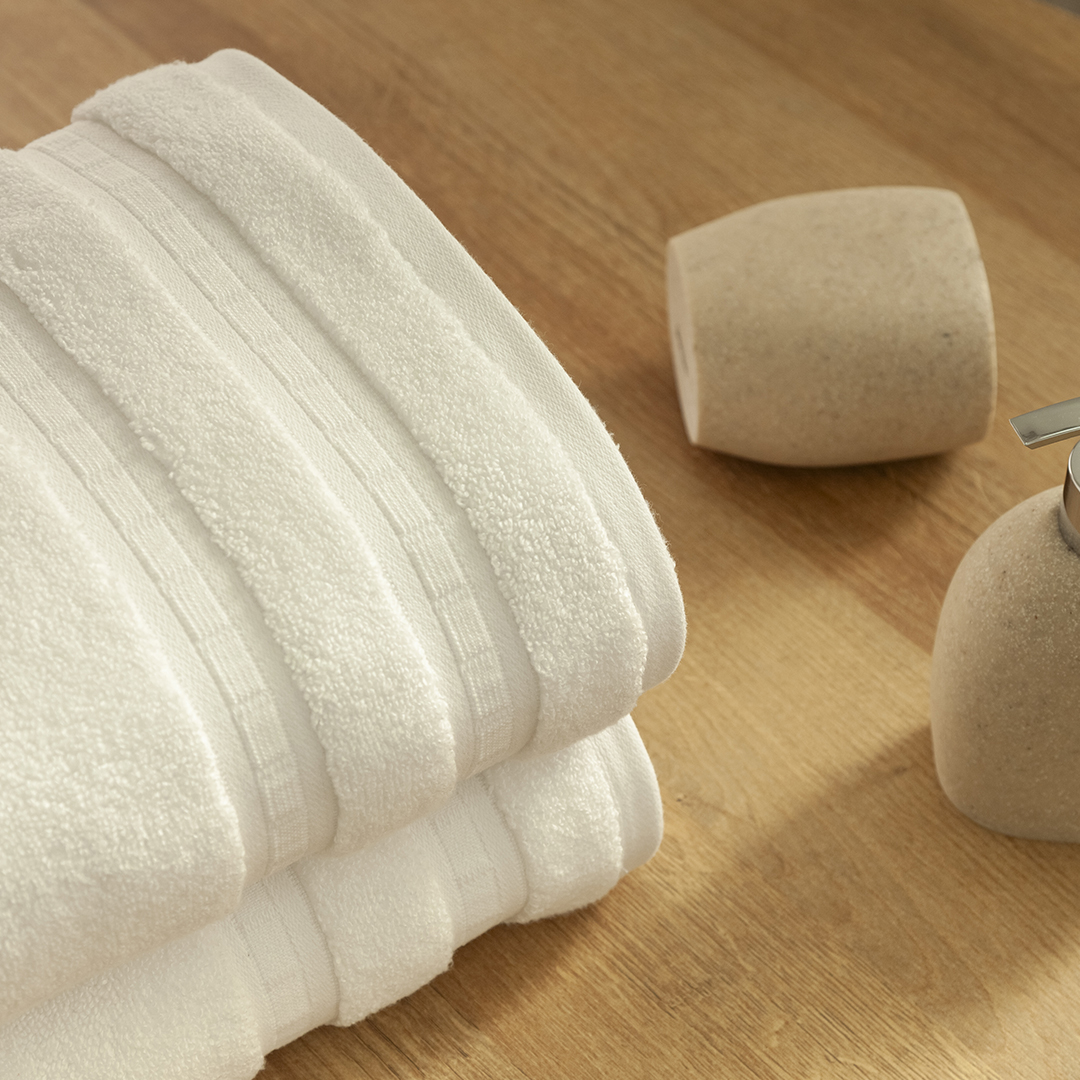 44Toalla Bamboo 700 Gr Blanca