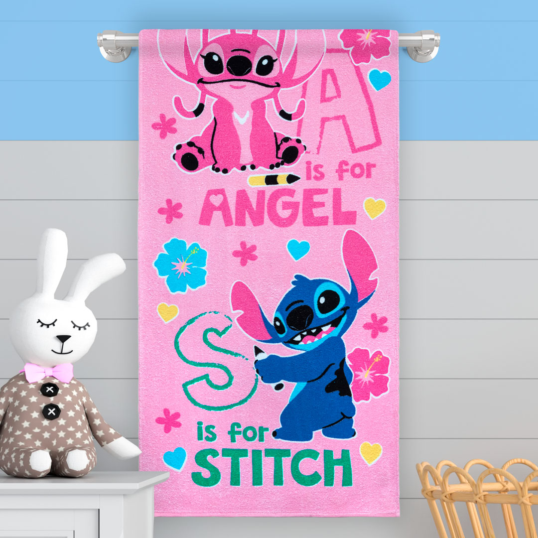 44Toalla Infantil 320 Gramos Stitch En El Amor