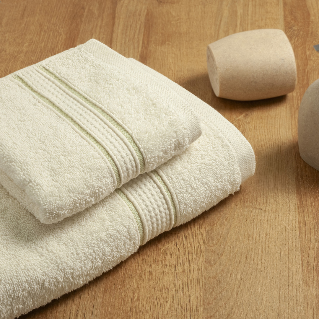 44Toalla Senda 550g Crema Egred