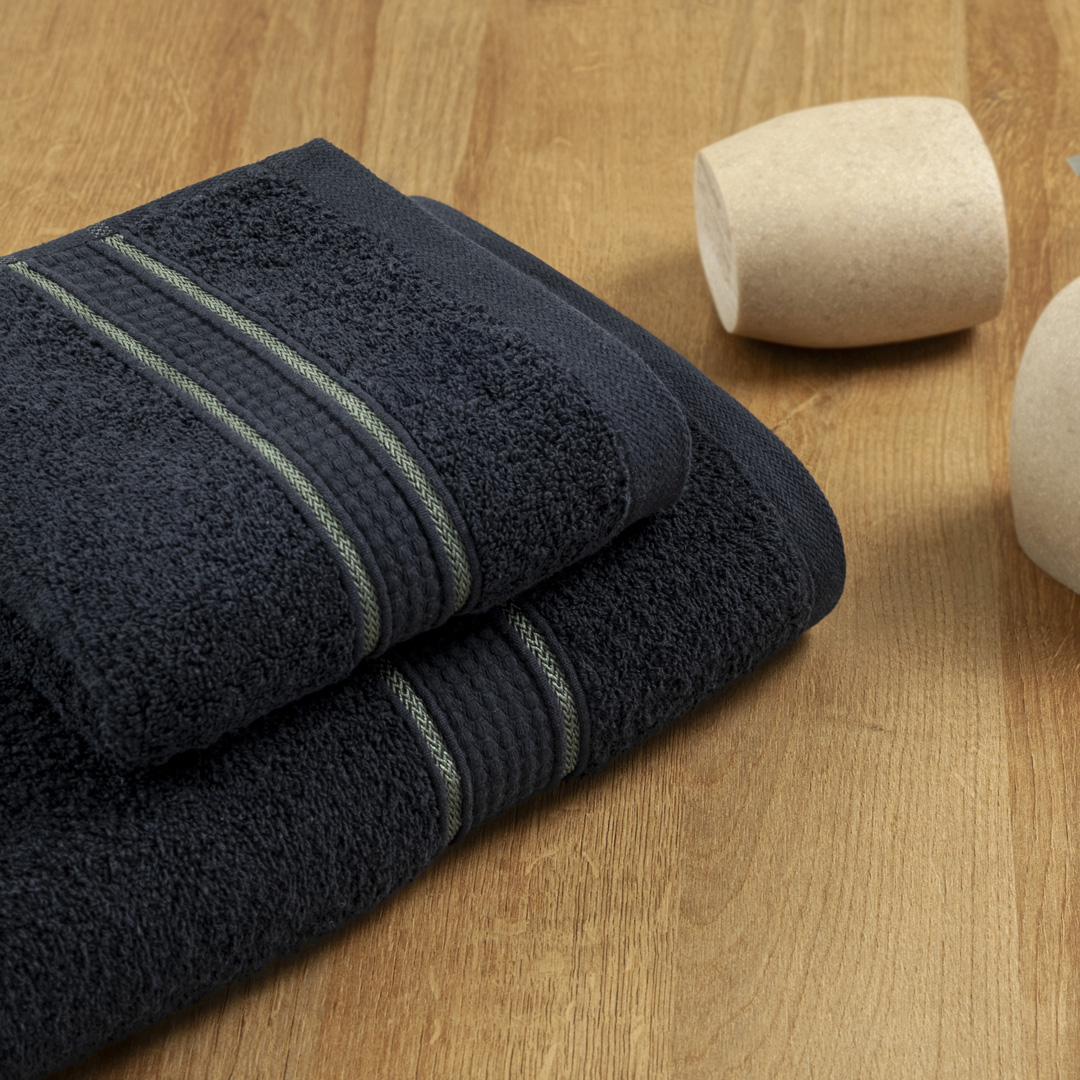 44Toalla Senda 550g Negro Caviar