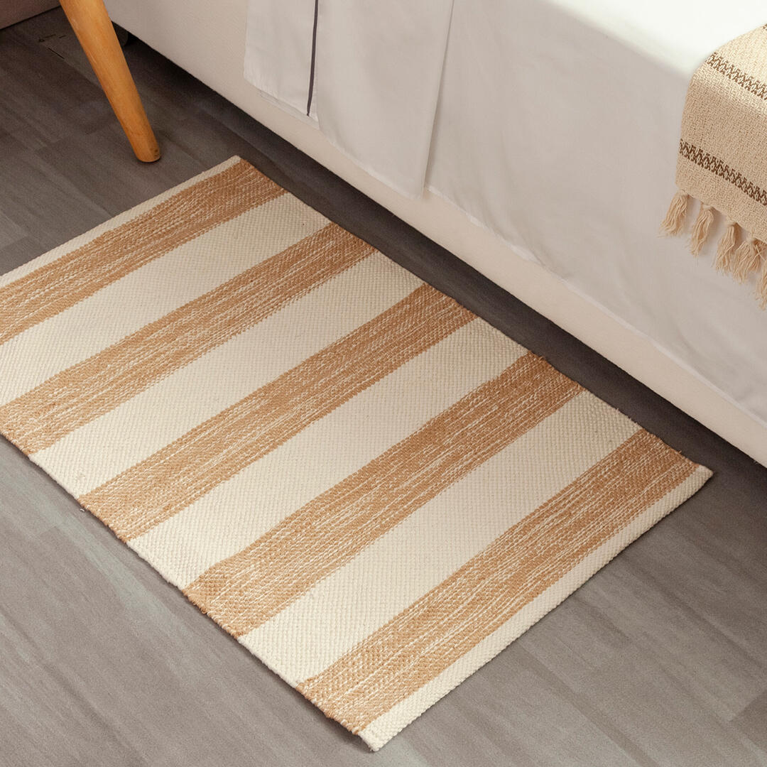 44Tapete Tejido Líneas Blancas Con Beige