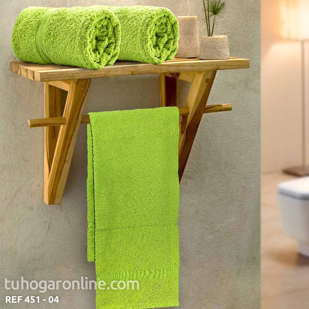 44TOALLA SOLO FONDO VERDE CLARA CUERPO 75X150